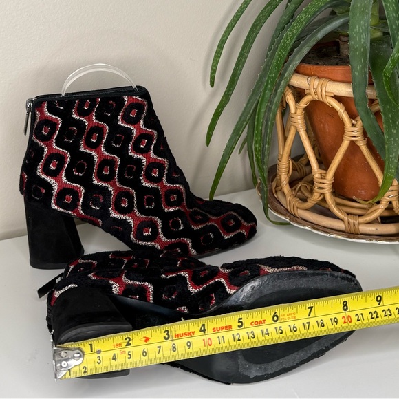Stuart Weitzman Velvet Jacquard Ankle Boots US 7 EU 37.5 Mod Block Heel - Picture 13 of 13